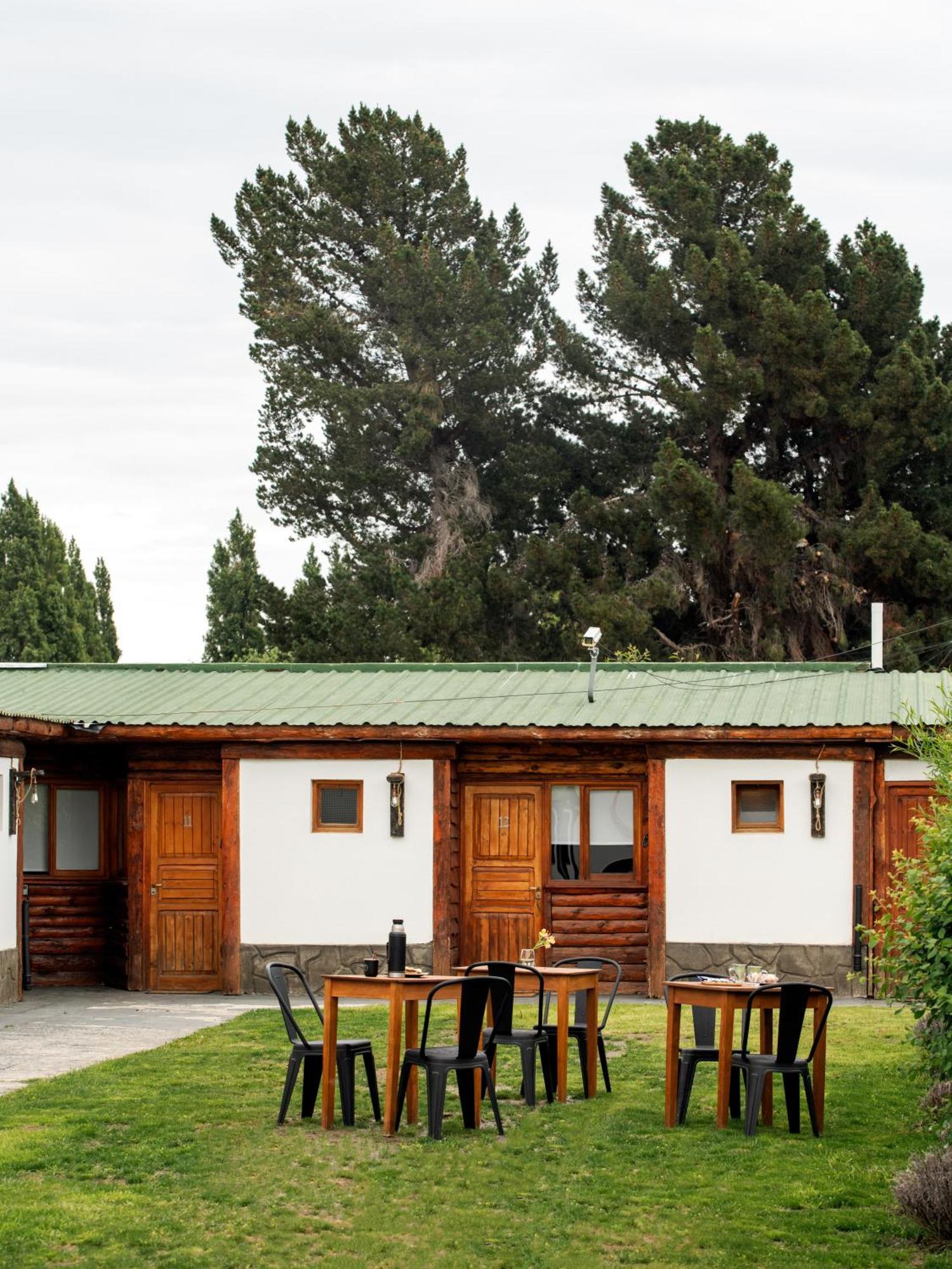 Oliva Hosteria Y Apart El Calafate Exterior photo