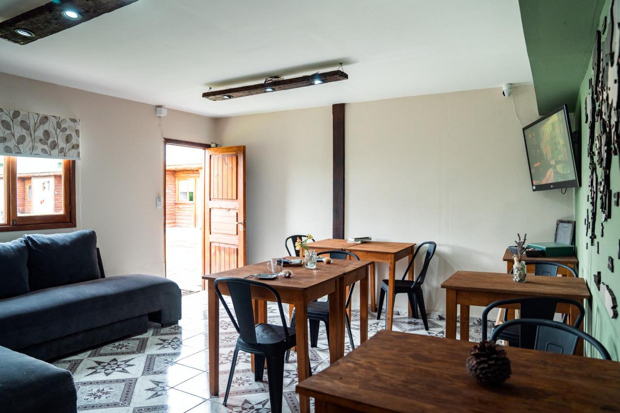 Oliva Hosteria Y Apart El Calafate Exterior photo
